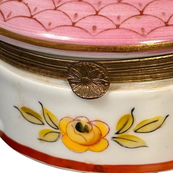 Vintage Handpainted 3 Footed Floral Hinged Trinket Box Porcelain Roses by Isco - Picture 5 of 16